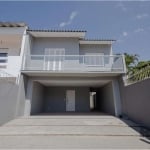 Oportunidade imperdível! Terreno de 290,40m² com uma casa reformada de 228,20m². São 3 dormitórios, sendo 1 suíte, e 2 banheiros. A casa conta com varanda na frente e nos fundos, despensa, lavabo, coz