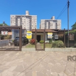 Excelente casa térrea no bairro Camaquã, zona sul de Porto Alegre. Com localização privilegiada, o imóvel contempla: 4 dormitórios, sendo um na dependência, living, banheiro social, copa, cozinha, lav