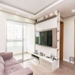 Excelente apartamento a VENDA com 2 quartos, sala, cozinha estilo americana, sacada com churrasqueira e 1 vaga.&lt;BR&gt;&lt;BR&gt;Apartamento incrível SEMI-MOBILIADO com armários da cozinha, do banhe