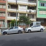 Excelente apto. de  77,11 m2 de área privativa, no Bairro Bom Fim, com 02 dormitorios, banheiro social,  living amplo para 02 ambientes, cozinha montada área de serviço na sacada de fundos, com banhei