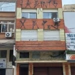 Localizado na rua Demétrio Ribeiro,  no Centro Histórico da cidade, , um bairro rico em cultura e história, esse tipo de apartamento é comum em prédios antigos que foram adaptados para atender às nece