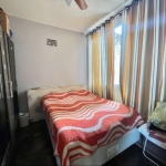 Vende-se apartamento dois dormitórios, living em dois ambientes, copa e cozinha, área de serviço separada, banho social, gás central, terraço no condomínio, com salão de festas e churrasqueira..&lt;BR