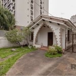 Se você busca um imóvel com grande potencial de valorização, esta é a sua chance! Localizado na Rua Gonçalves Dias, no desejado bairro Menino Deus, este terreno de 562m² oferece uma excelente oportuni