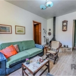 Descubra a oportunidade perfeita para viver em harmonia e conforto no coração do charmoso bairro Santa Tereza, no Condomínio Jardim Medianeira! Esta impressionante casa de condomínio, agora disponível