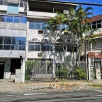 Casa na Rua Professor Gabizo no Maracanã, 6 quartos com 6 vagas.