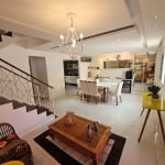 Casa Triplex a venda com 166m, 4 quartos com 2 vagas. Área gourmet e lazer.