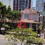 Excelente casa em bairro nobre de Santos.