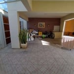 Casa com 4 dorms, Vila Jaboticabeira, Taubaté - R$ 790 mil, Cod: 1059