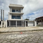 Amplo triplex com vista mar para venda em Matinhos