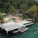 ANGRA DOS REIS ,CASA  EM  BRACUI ANGRA DOS REIS 6 SUÍTES COM ATRACADOURO