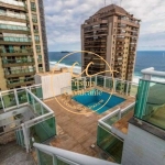 Luxuosa Cobertura Triplex à Venda na Barra da Tijuca - 4 Quartos, 2 Suítes, 370m², Varanda, Piscina - Posto 4