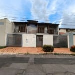 Casa para venda ou locação em Campo Grande-MS, Vila Rosa Pires: 4 quartos, 3 suítes, 2 salas, 3 banheiros, 5 vagas e 417m².