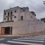 Apto com 87m² sem cond. com elevador, localizado no Jardim Stella em Santo André.