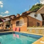 Casa térrea de 668m² com 5 dormr/3 Suítes, 7 banheiros, 4 vagas em Interlagos. Interlagos - SP, Casa