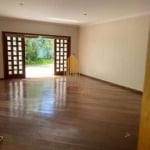 JARDIM DOS ESTADOS, CASA RESIDENCIAL DE 450M² COM 4 DORMITORIOS, 5 BANHEIROS E 8 VAGAS DE GARAGEM.