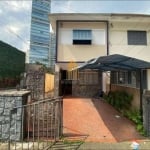 VILA UBERABINHA, CASA DE 90M², 2 DORMITÓRIOS, 2 BANHEIROS E 2 VAGAS À VENDA.