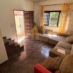 SOBRADO NO JARDIM GUANHEMBU, POSSUI 100M², COM 3 DORMITÓRIOS, 1 SALA, 1 BANHEIRO E 1 VAG