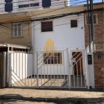 CASA À VENDA - POSSUI 130M²  COM 3 QUARTOS, SALA, 3 BANHEIROS E 2 VAGAS EM CHÁCARA SANTO ANTÔNIO.