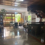 ALTO DA LAPA - CASA EM DE 400m² COM 4 QUARTOS, 2 SUITES, PISCINA E 4 VAGAS.