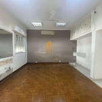 ALTO DA LAPA, CASA COMERCIAL DE 280M² COM 8 DORMITORIOS, 4 BANHEIROS E 4 VAGAS DE GARAGEM.