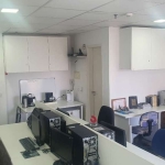 Sala Comercial, Saúde - de 39m² com 1 banheiro, 2 vagas, piso elevado e ar condicionado