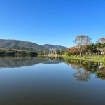 TERRENO À VENDA COM ÓTIMA TIPOGRAFIA PLANA NO CONDOMÍNIO RESERVA DA SERRA.