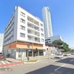 APARTAMENTO COM 3 DORMITÓRIOS NO CENTRO DE BALNEÁRIO PARA LOCAÇÃO ANUAL