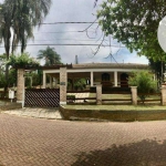 Casa com 3 dormitórios à venda, 335 m² por R$ 1.600.000,00 - Clube de Campo - Valinhos/SP