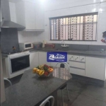 EXCELENTE CASA ASSOBRADADA,COM 3 SUITES,5 WCS,AMPLA SALA.