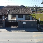 Casa em Avenida Comercial no Balneário ITAPOÁ Centro de Itapoá-SC.