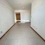 OPORTUNIDADE!!!  Apartamento à Venda, com 2 quartos (1 suíte), próximo à Vilas do Atlântico! R$ 400.000,00   * 2/4, sendo 1 suíte  * Sala de estar e jantar * Varanda * Banheiro soc