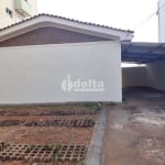 Casa residencial disponível para locação no bairro Santa Mônica em Uberlândia-MG