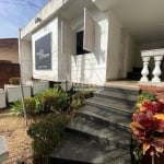 Casa comercial disponível para locação no bairro Centro em Uberlândia-MG