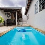 Casa residencial disponível para locação e venda no bairro Jardim Karaíba em Uberlândia-MG