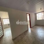 Casa residencial disponível para venda no bairro Luizote de Freitas em Uberlândia-MG