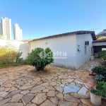 Casa residencial disponível para venda no bairro Jardim das Acácias em Uberlândia-MG