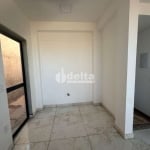 Casa residencial disponível para venda no bairro Jardim Holanda em Uberlândia-MG.