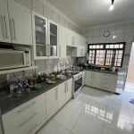 Casa residencial disponível para venda no bairro Santa Mônica em Uberlândia-MG