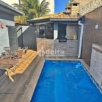 Casa residencial disponível para locação e venda no bairro Jardim Botânico em Uberlândia-MG