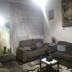 Casa residencial disponível para venda no bairro Centro em Uberlândia-MG