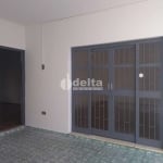 Casa residencial disponível para locação e venda no bairro Osvaldo Rezende em Uberlândia-MG