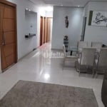 Casa residencial disponível para venda no Bairro Jardim Patrícia em Uberlândia-MG