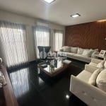 Casa residencial disponível para venda no bairro Jardim Inconfidência em Uberlândia-MG