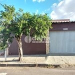 Casa residencial disponível para venda no bairro Custódio Pereira em Uberlândia-MG