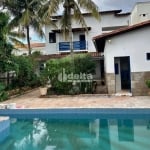 Casa residencial disponível para locação e venda no bairro Morada da Colina em Uberlândia-MG.