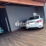 Casa residencial disponível para venda no bairro São Jorge em Uberlândia-MG