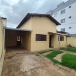 Casa residencial disponível para venda no bairro Santa Mônica em Uberlândia-MG