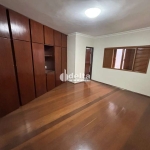 Casa residencial disponível para venda no bairro Tabajaras em Uberlândia-MG