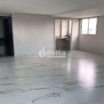 Apartamento disponível para venda no bairro Osvaldo Rezende em Uberlândia-MG