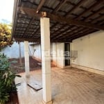 Casa residencial disponível para venda no bairro Jardim Brasília em Uberlândia-MG